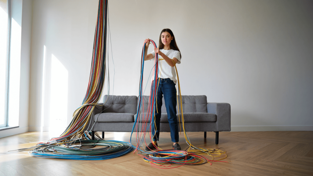 10 astuces et idées pour cacher les fils de la maison