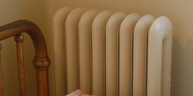 Comment décaper et repeindre un radiateur en fonte ?