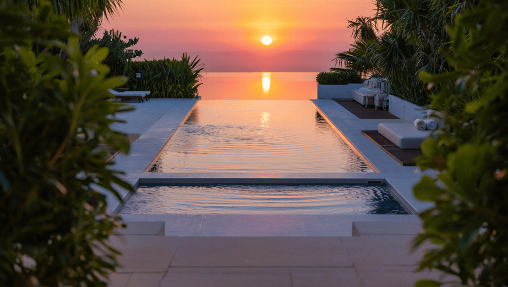 La piscine à débordement, pourquoi fait-elle rêver ? Principe et conseils