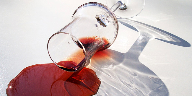 Comment enlever et nettoyer une tache de vin rouge ?