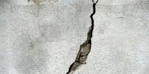 Comment réparer un mur fissuré ?