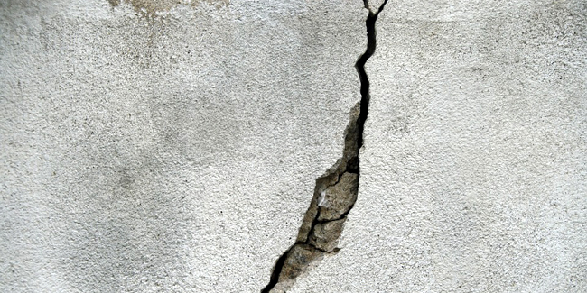Comment réparer un mur fissuré ?