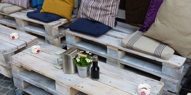 Comment fabriquer un salon de jardin en palettes ?
